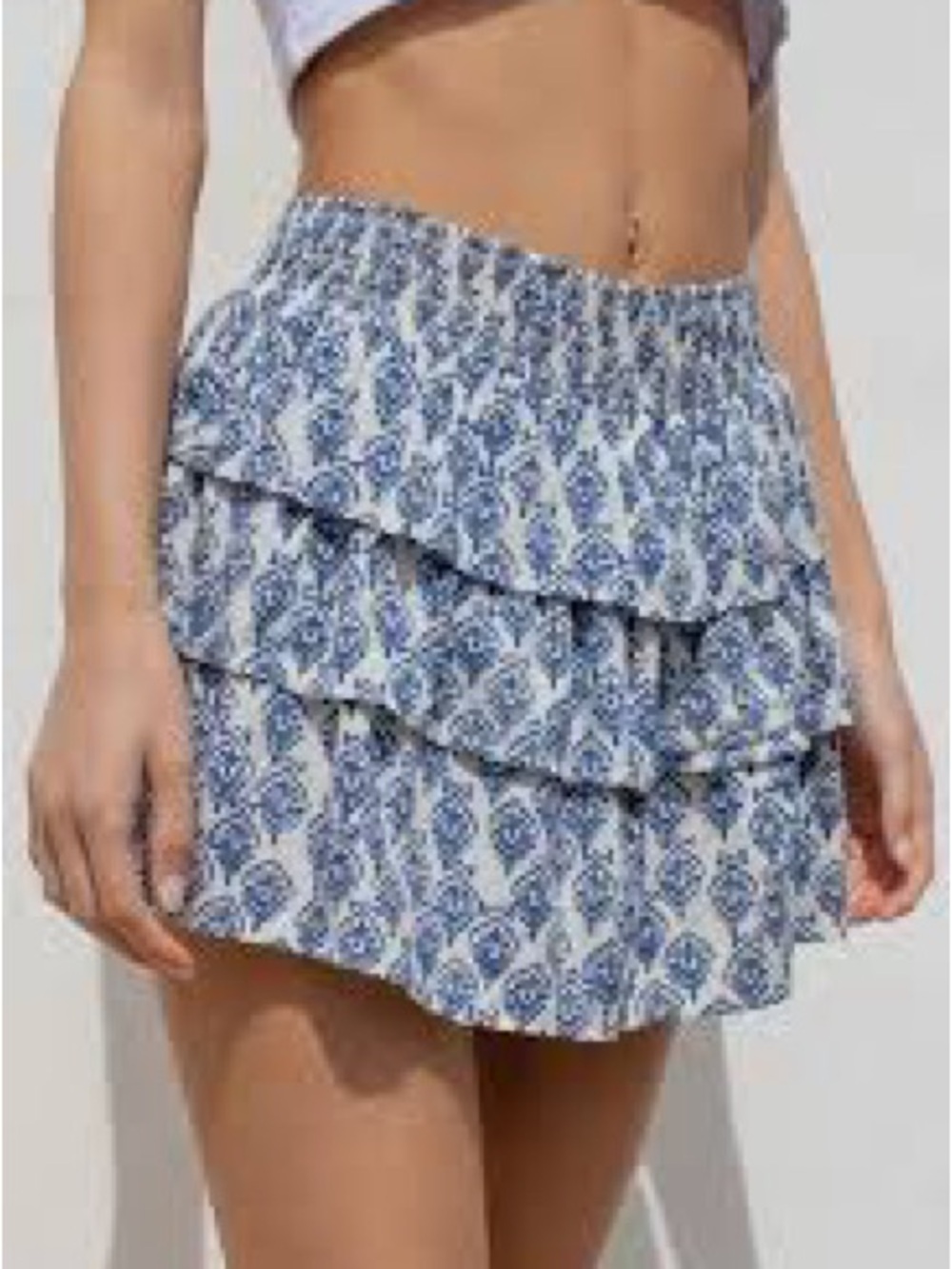 Subdued ruffle mini skort